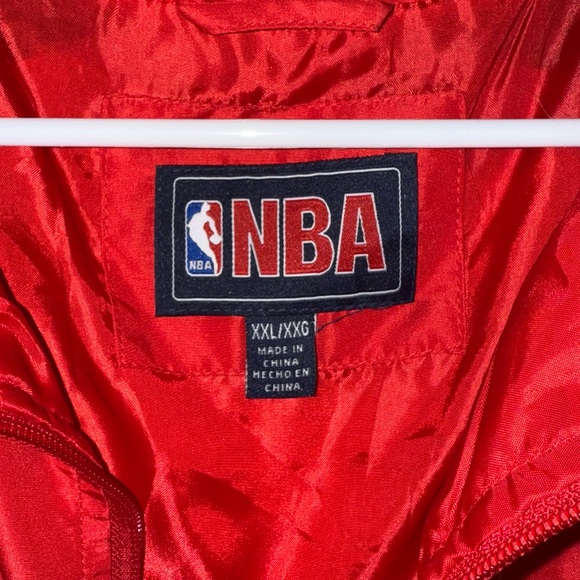Vintage NBA Chicago Bulls Men’s Windbreaker - Picture 2 of 4
